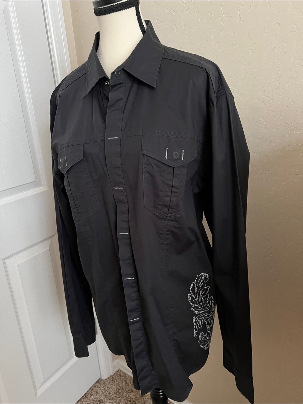 7 Diamonds Black Men's Casual Button-Down Shirt with Subtle Embroidery
